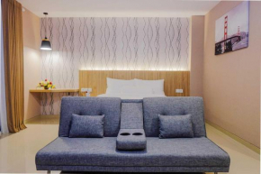 Front One Hotel Sragen